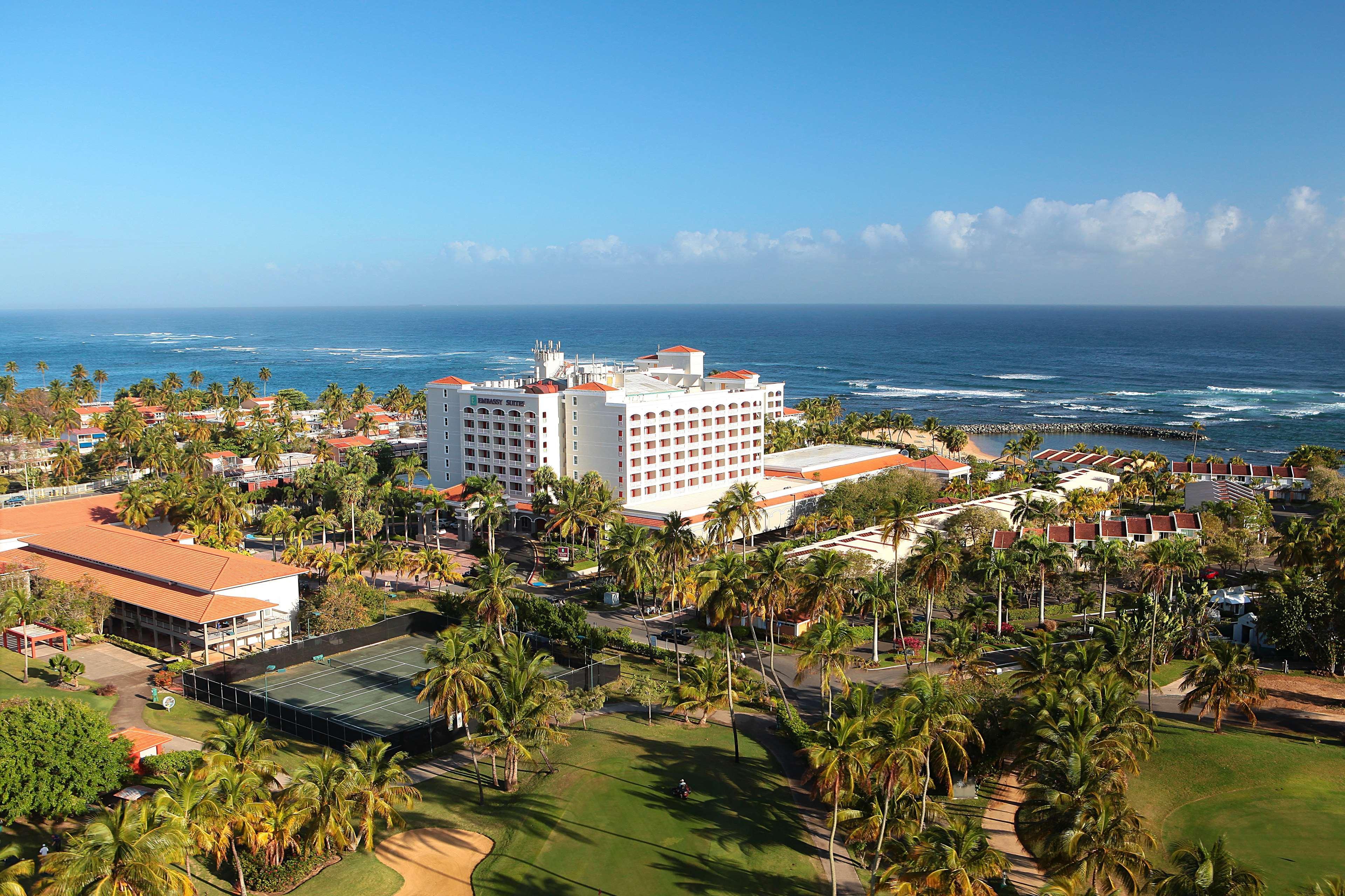 Embassy Suites By Hilton Dorado Del Mar Beach Resort Eksteriør bilde