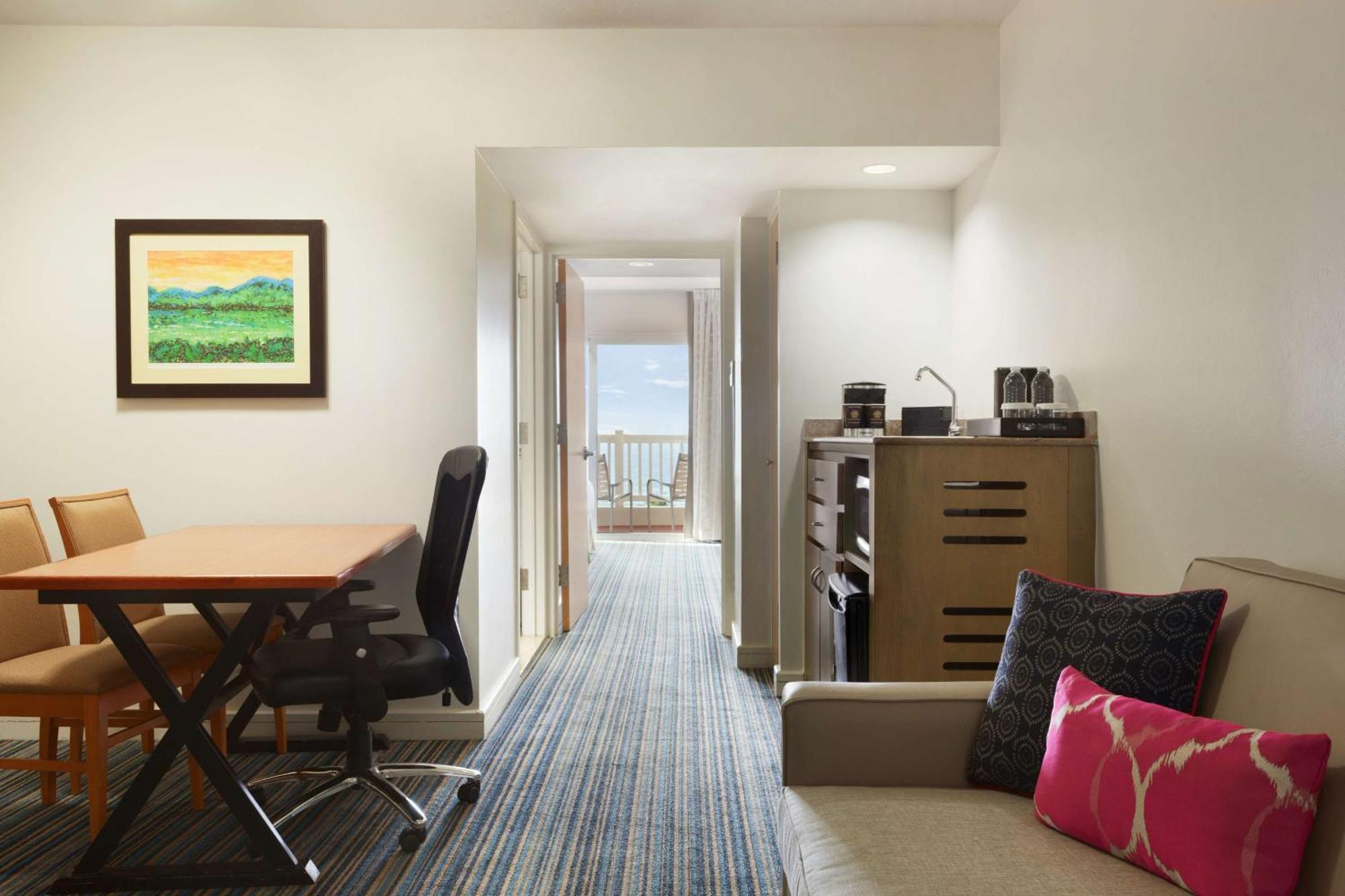 Embassy Suites By Hilton Dorado Del Mar Beach Resort Eksteriør bilde