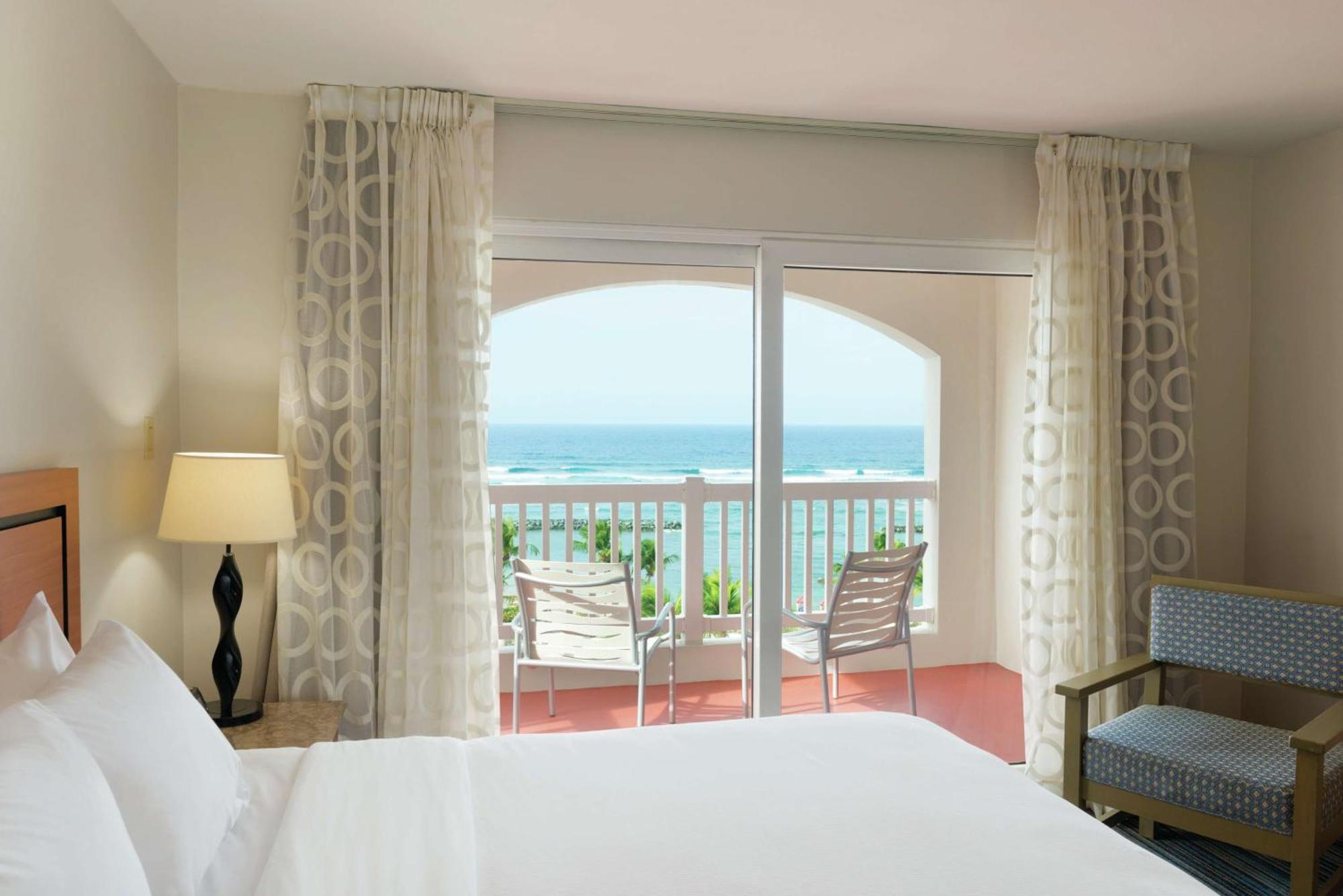 Embassy Suites By Hilton Dorado Del Mar Beach Resort Eksteriør bilde