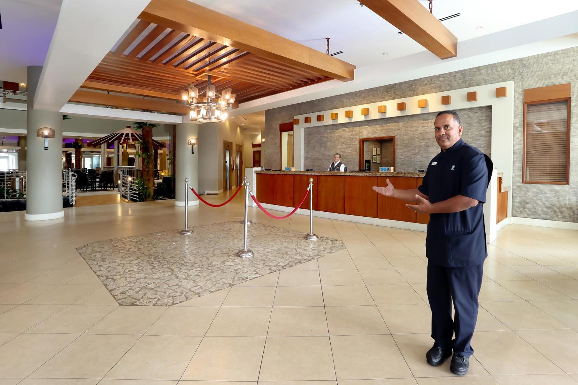 Embassy Suites By Hilton Dorado Del Mar Beach Resort Eksteriør bilde