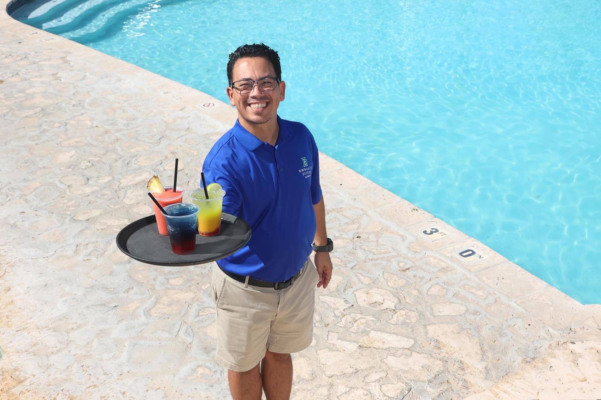 Embassy Suites By Hilton Dorado Del Mar Beach Resort Eksteriør bilde